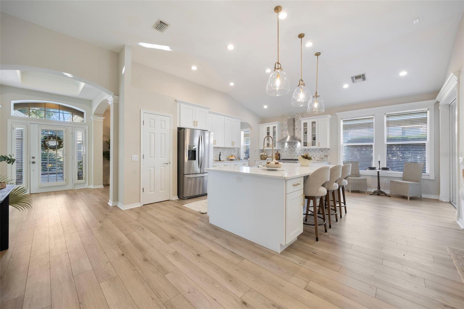 Image 16 of 99 For 9617 Greenpointe Drive