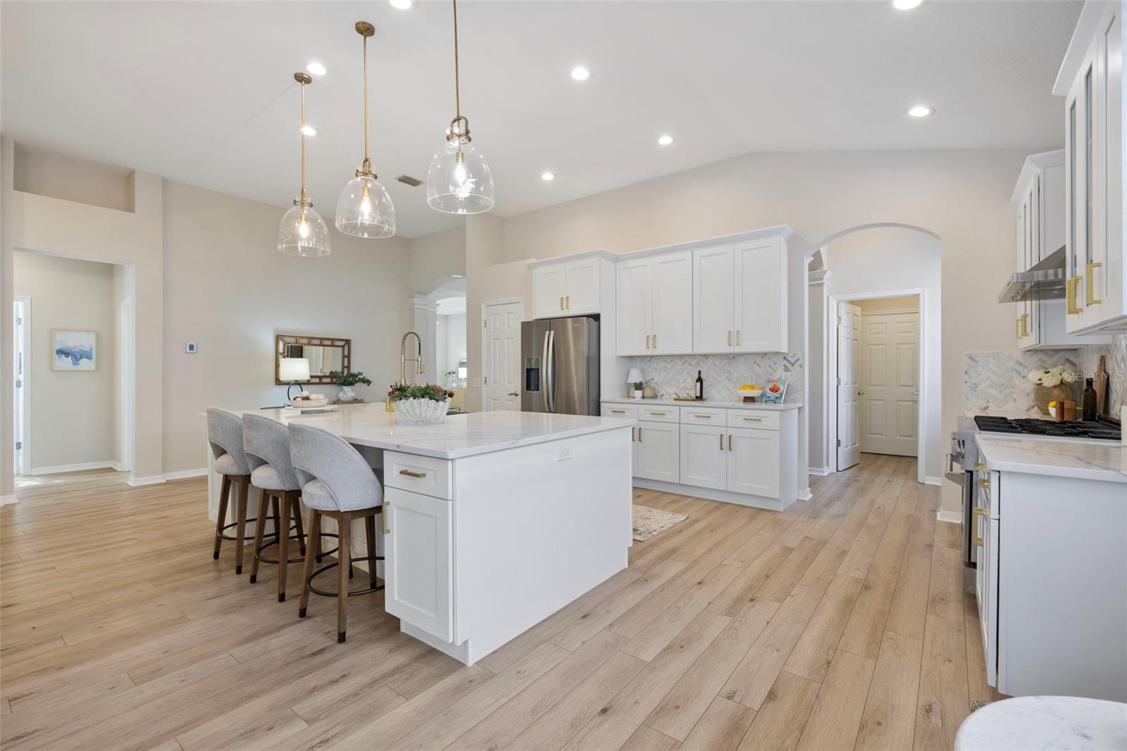 Image 18 of 99 For 9617 Greenpointe Drive