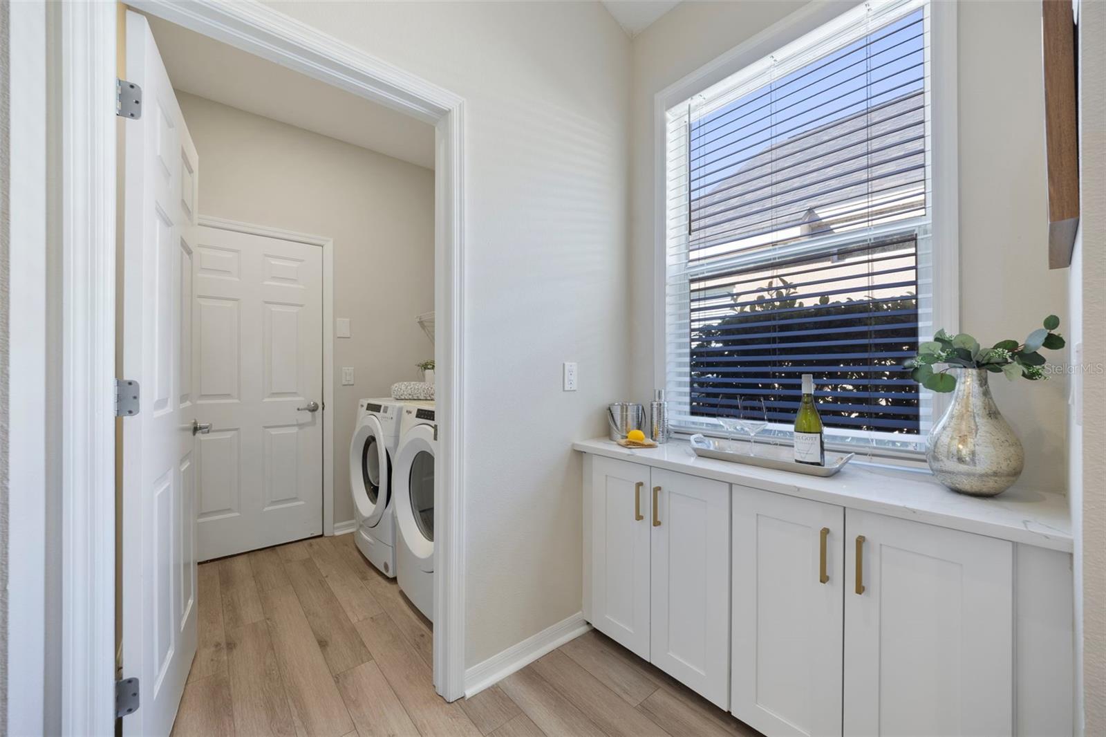 Image 21 of 99 For 9617 Greenpointe Drive