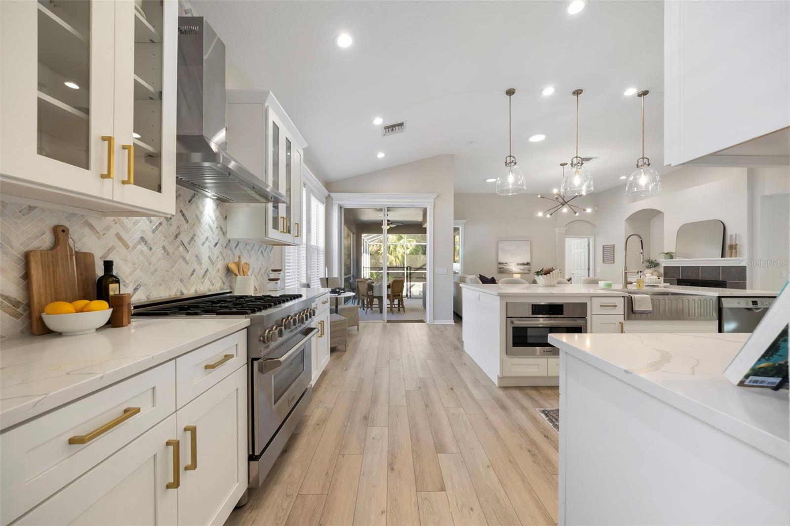 Image 24 of 99 For 9617 Greenpointe Drive