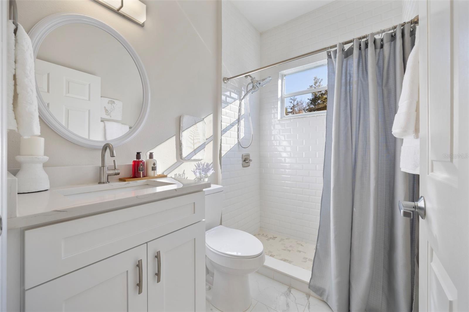 Image 37 of 99 For 9617 Greenpointe Drive