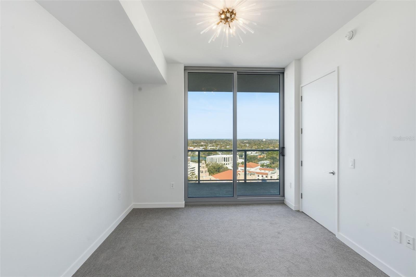 Image 13 of 28 For 400 Central Avenue 1708