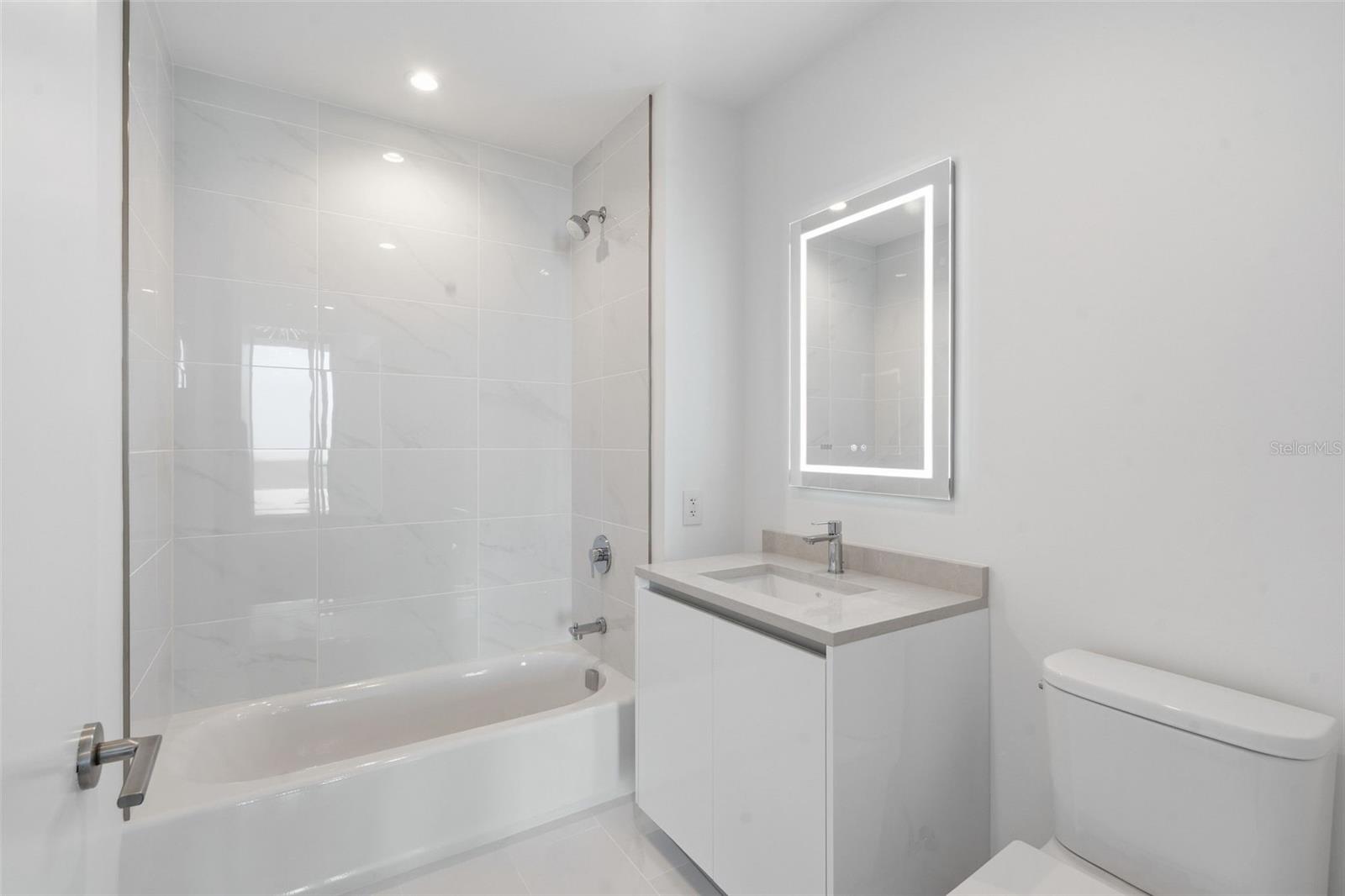 Image 15 of 28 For 400 Central Avenue 1708