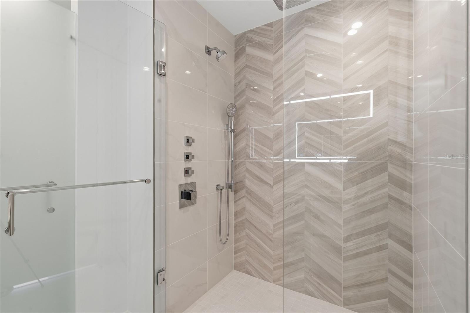 Image 19 of 28 For 400 Central Avenue 1708