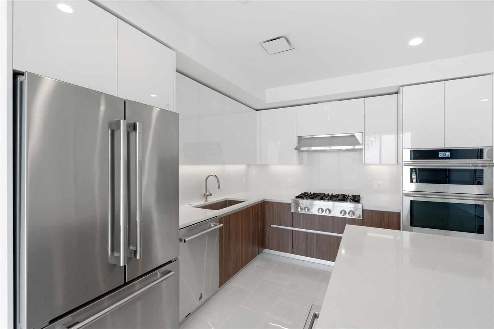 Image 8 of 28 For 400 Central Avenue 1708