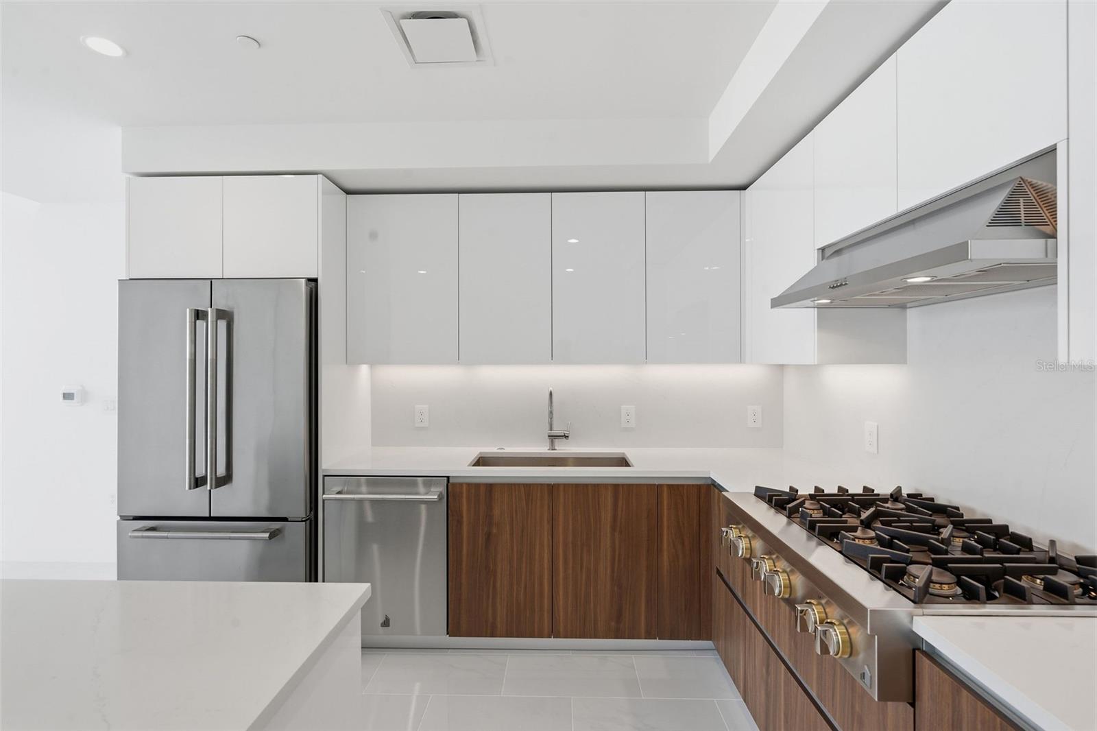 Image 9 of 28 For 400 Central Avenue 1708