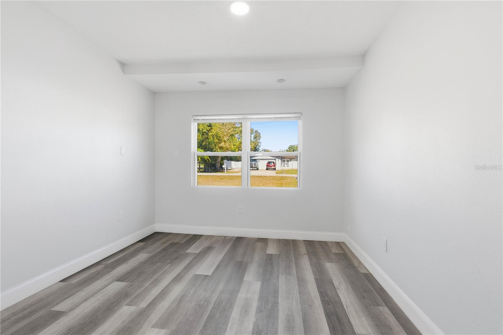 Image 18 of 31 For 8902 Norfolk Street