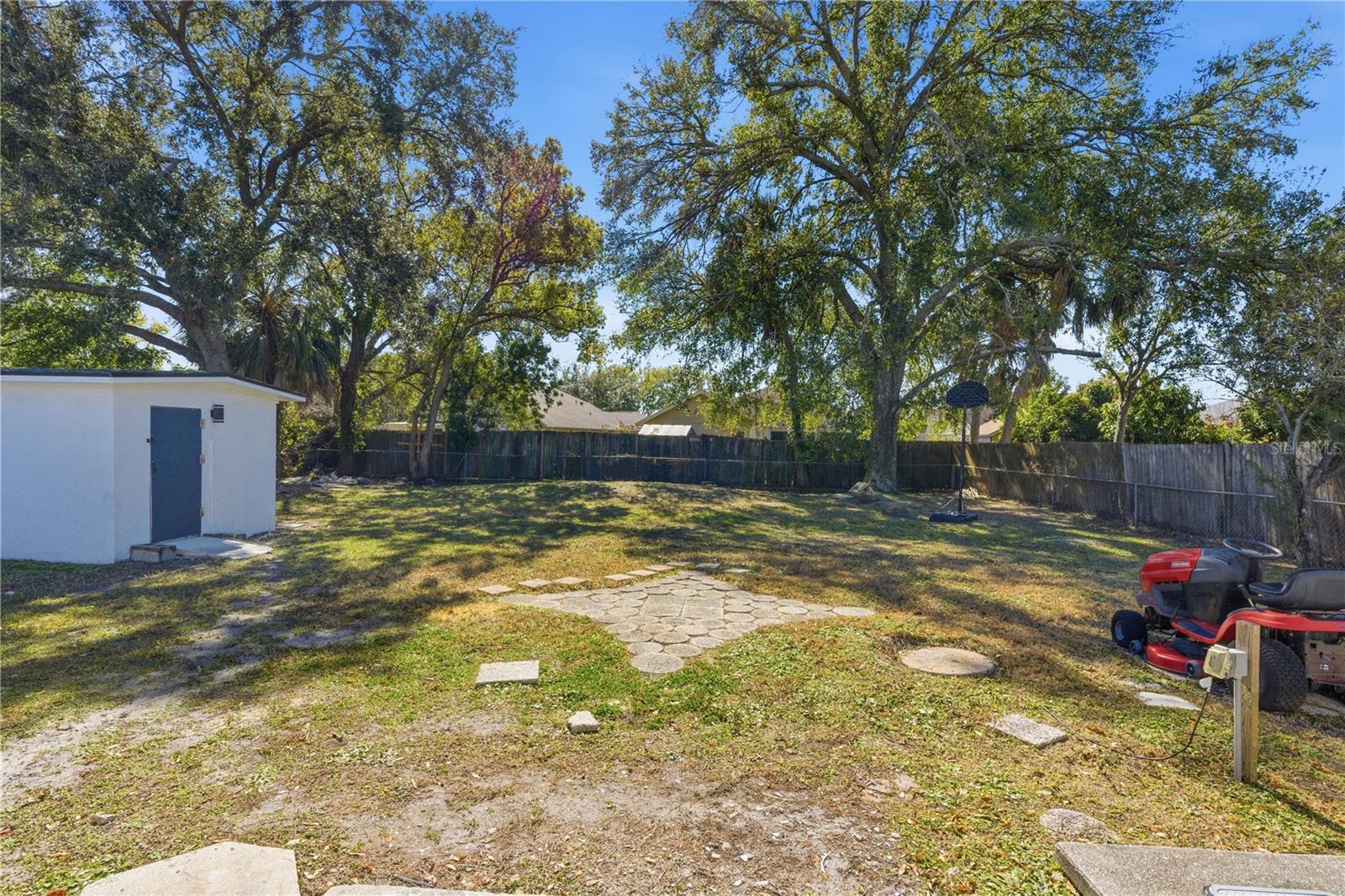 Image 21 of 31 For 8902 Norfolk Street