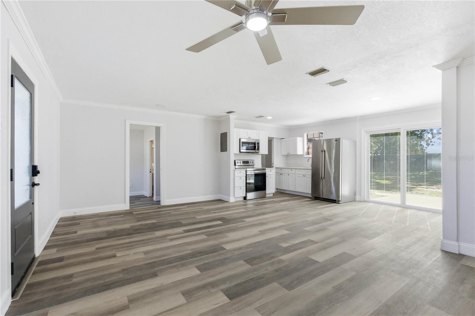 Image 4 of 31 For 8902 Norfolk Street