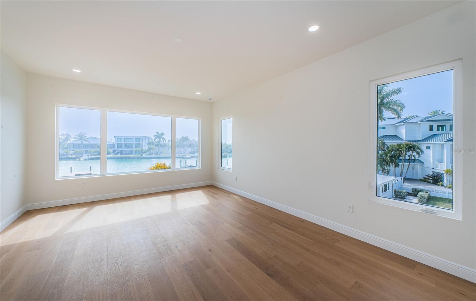 Image 13 of 36 For 7981 2nd Avenue S