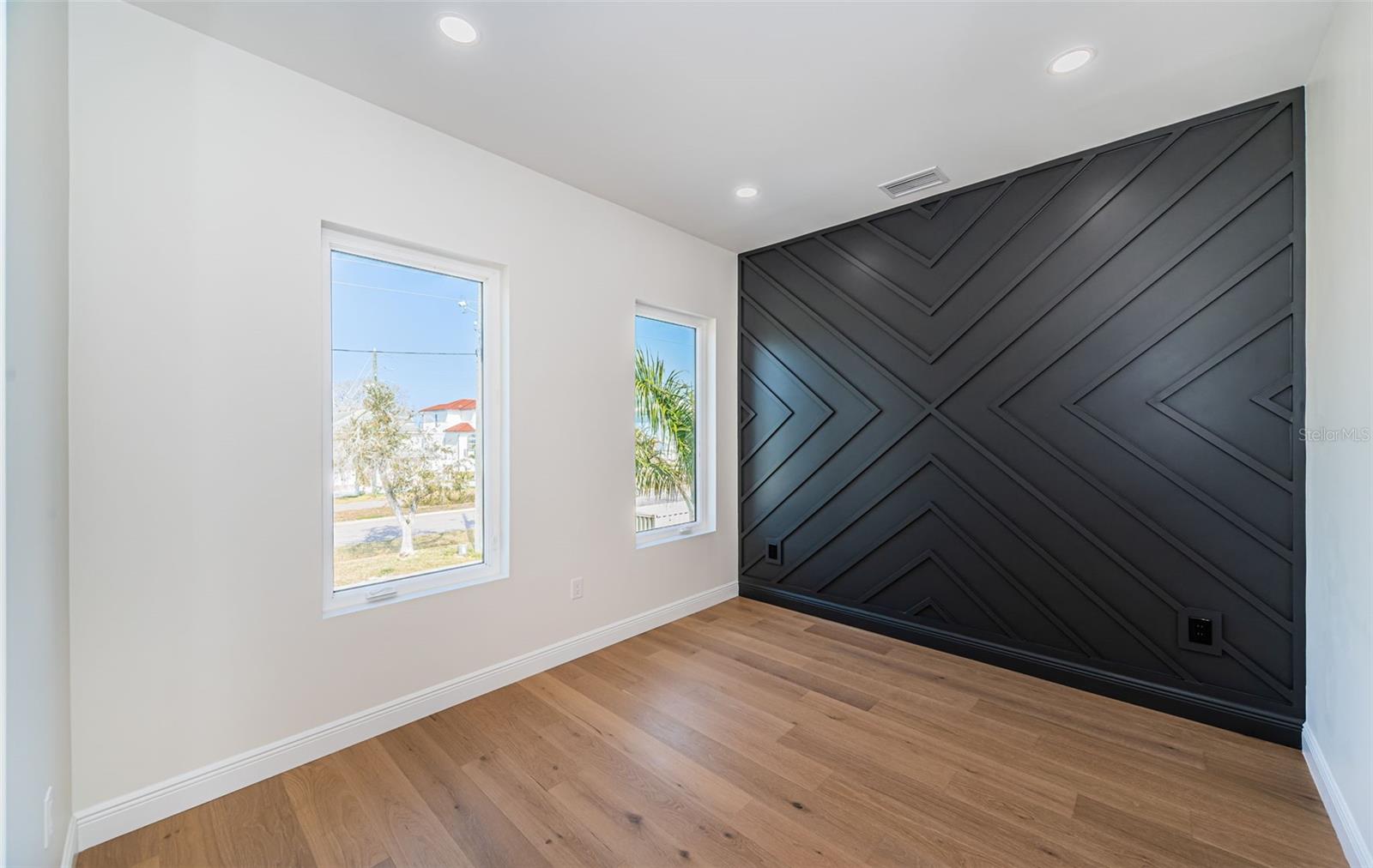 Image 22 of 36 For 7981 2nd Avenue S