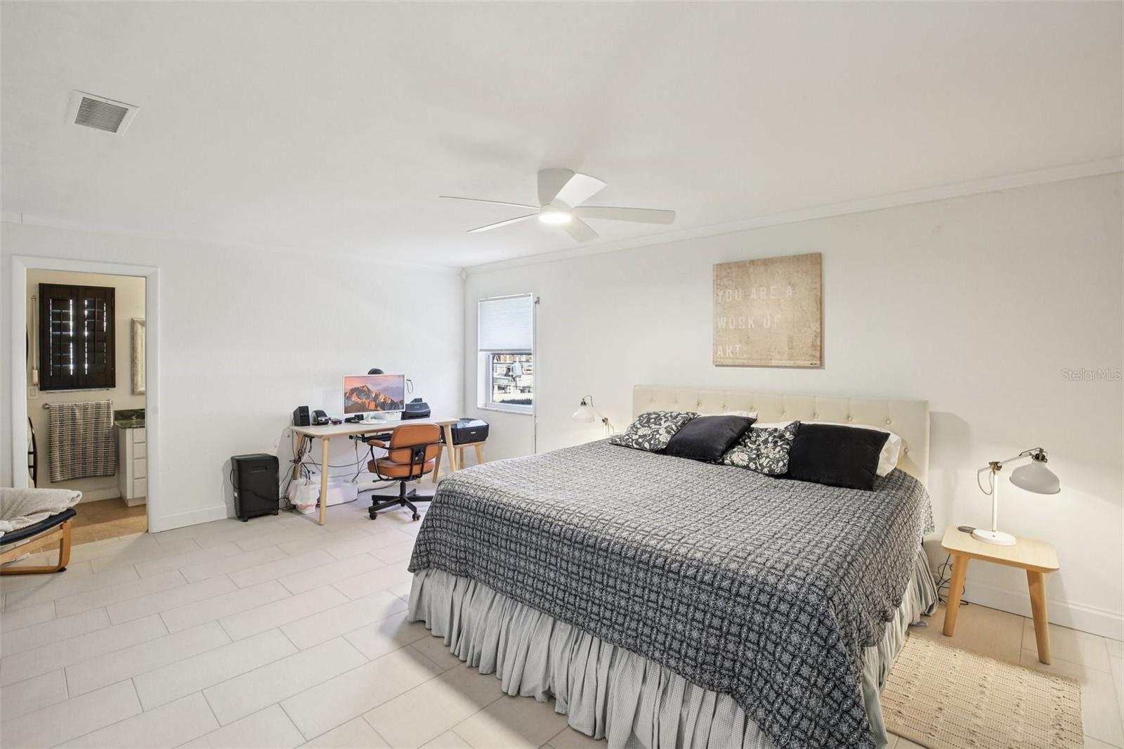 Image 16 of 39 For 3963 14th Street Ne