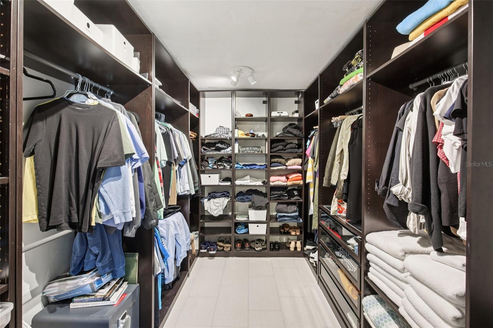 Image 18 of 39 For 3963 14th Street Ne