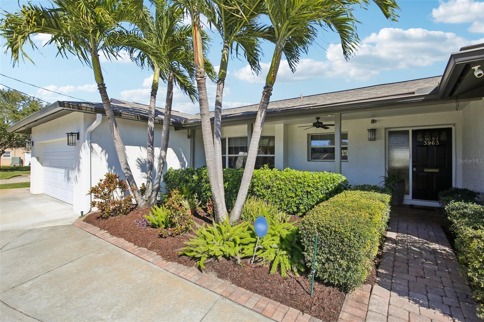 Image 3 of 39 For 3963 14th Street Ne