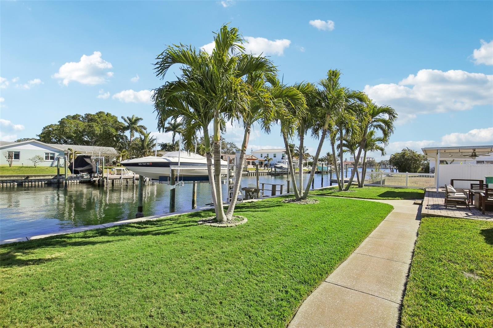 Image 4 of 39 For 3963 14th Street Ne