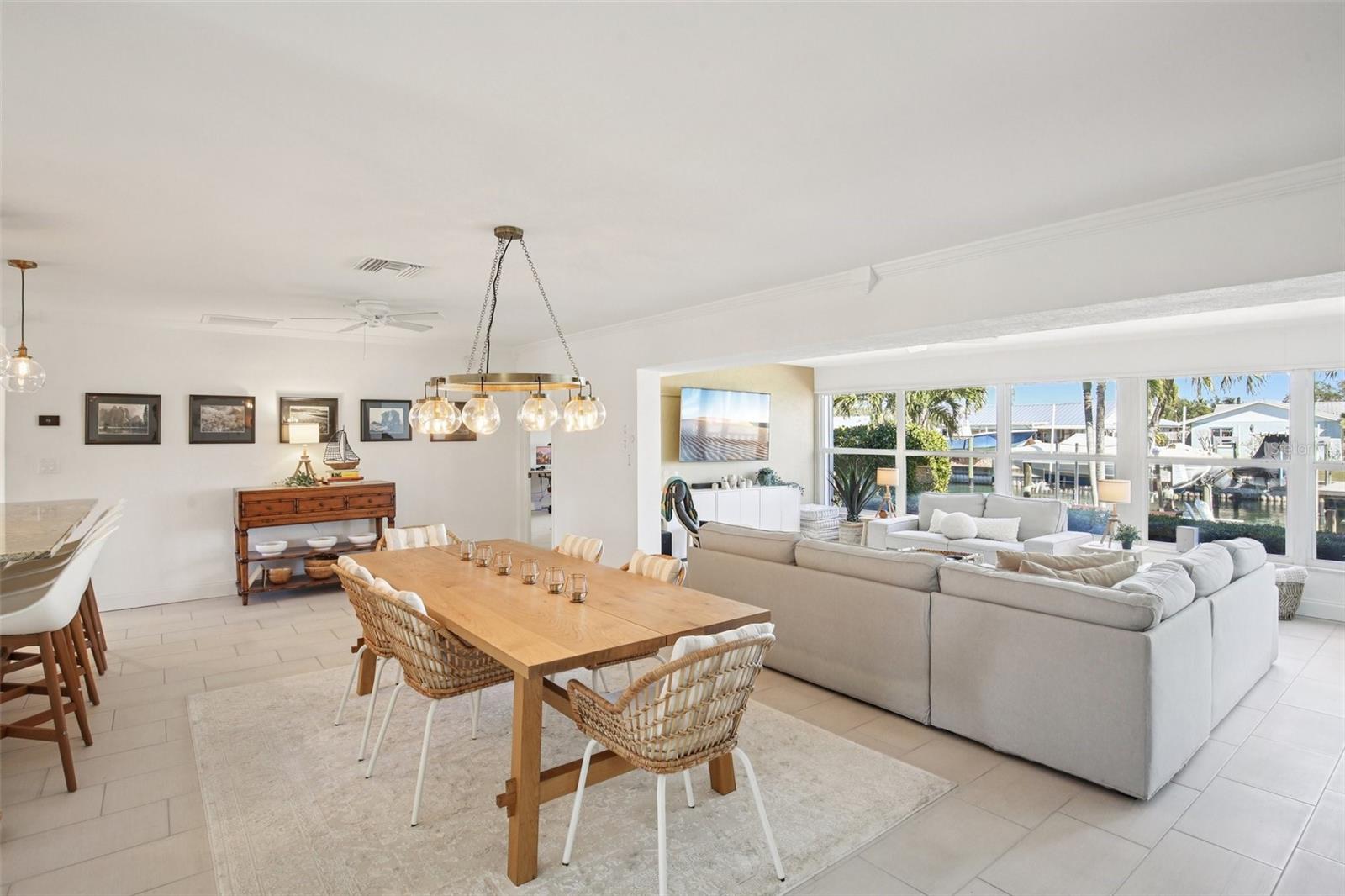 Image 8 of 39 For 3963 14th Street Ne