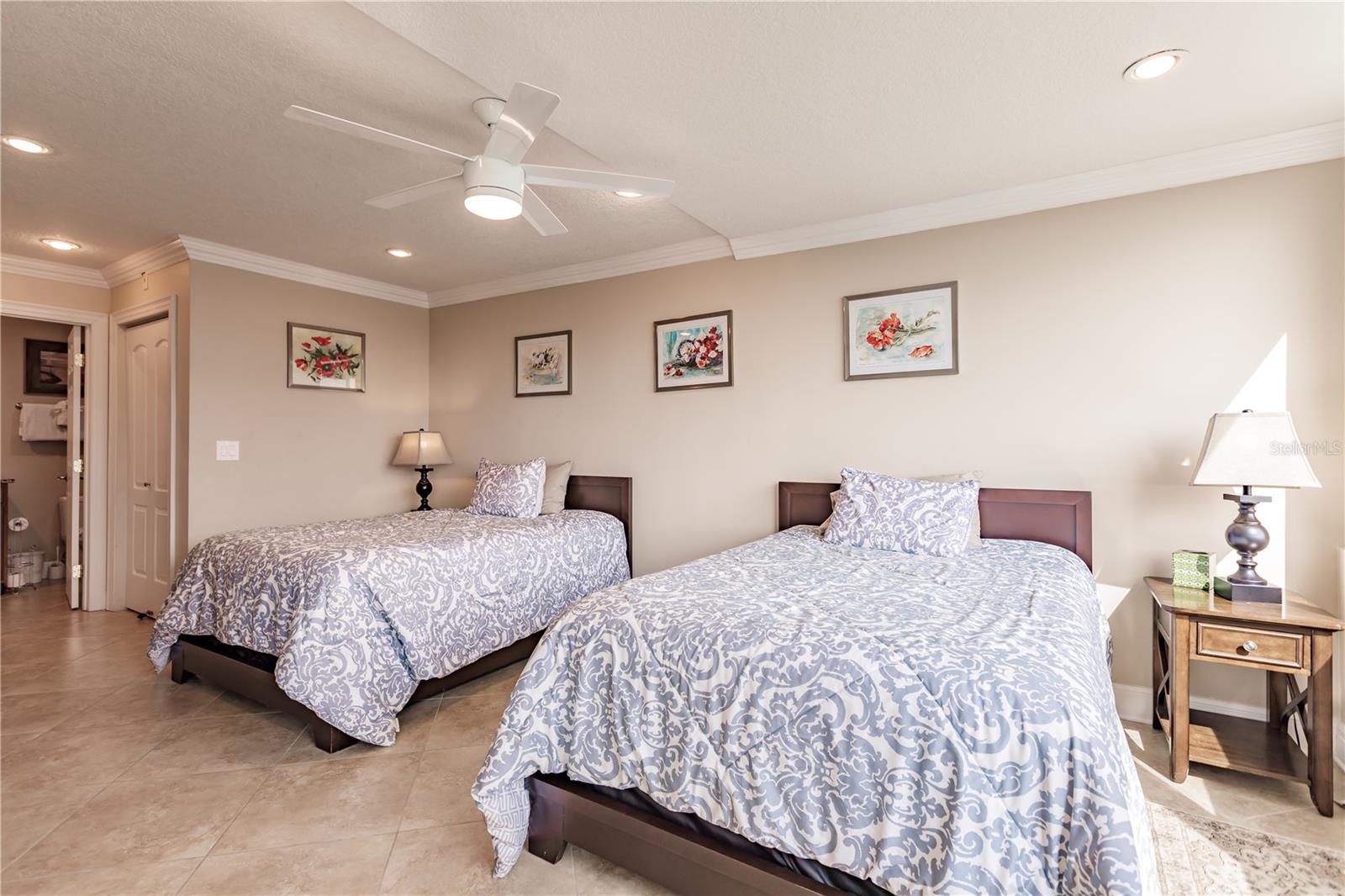 Image 16 of 24 For 1055 Peppertree Drive 606aa