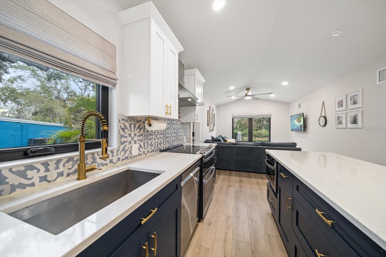 Image 10 of 52 For 1881 San Mateo Drive