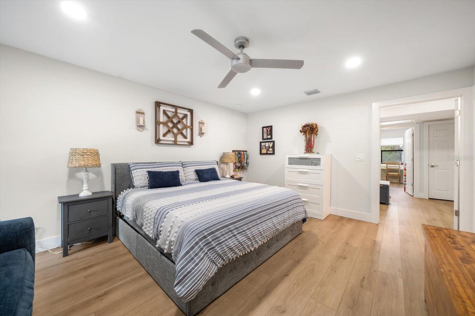 Image 17 of 52 For 1881 San Mateo Drive