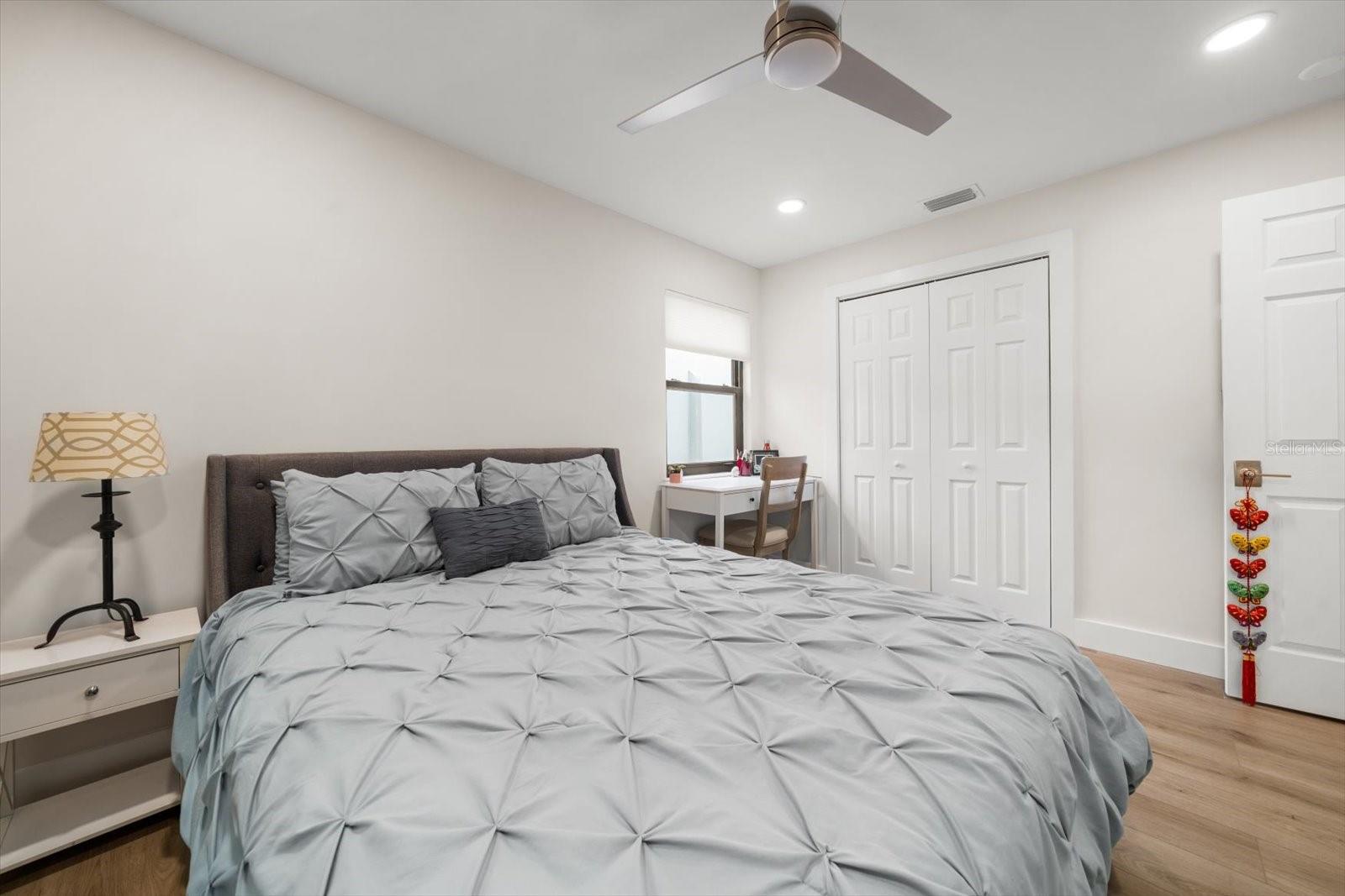 Image 24 of 52 For 1881 San Mateo Drive