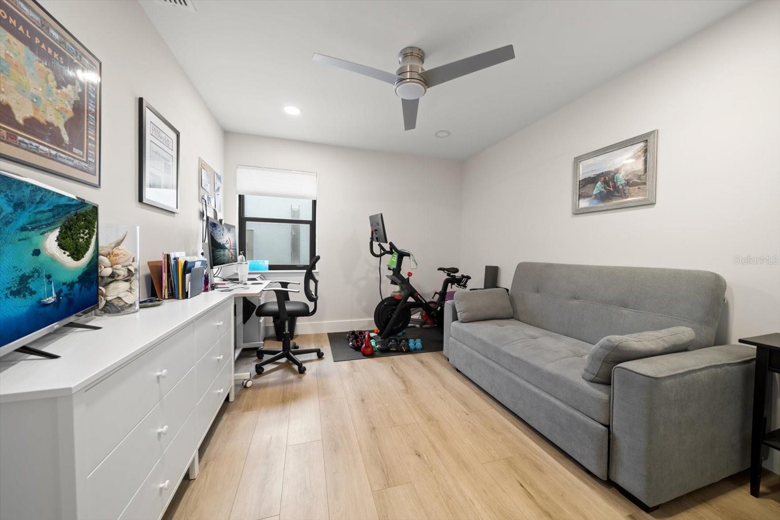 Image 27 of 52 For 1881 San Mateo Drive