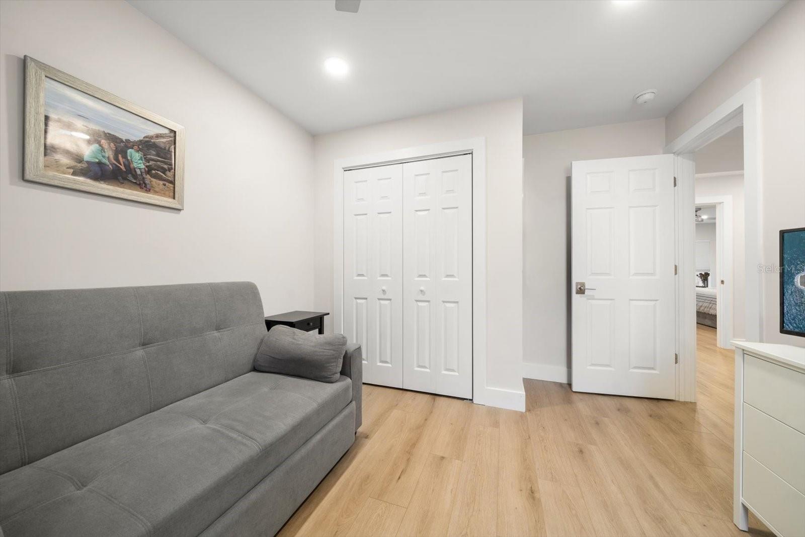 Image 28 of 52 For 1881 San Mateo Drive