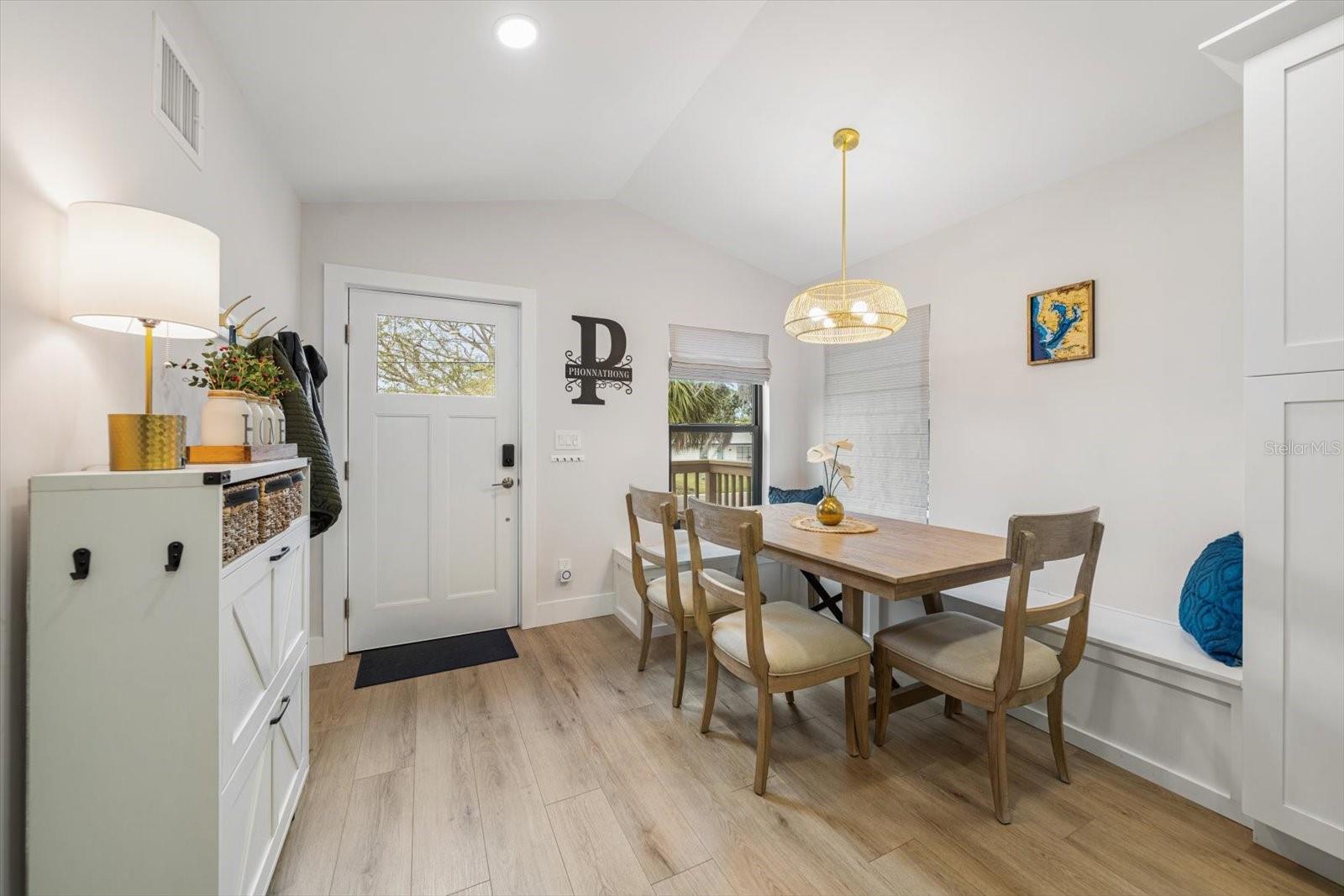 Image 5 of 52 For 1881 San Mateo Drive