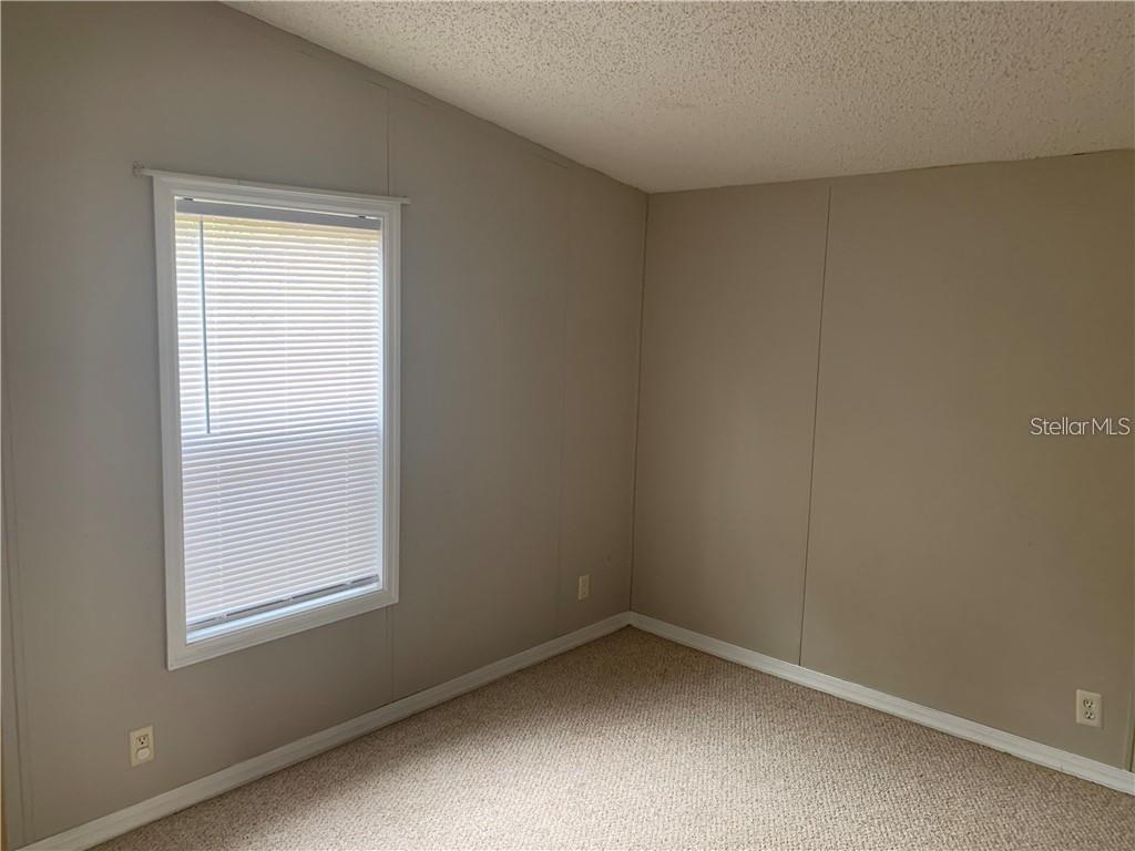 Listing photo id 15 for 8719 & 8809 Lithia Pinecrest Road