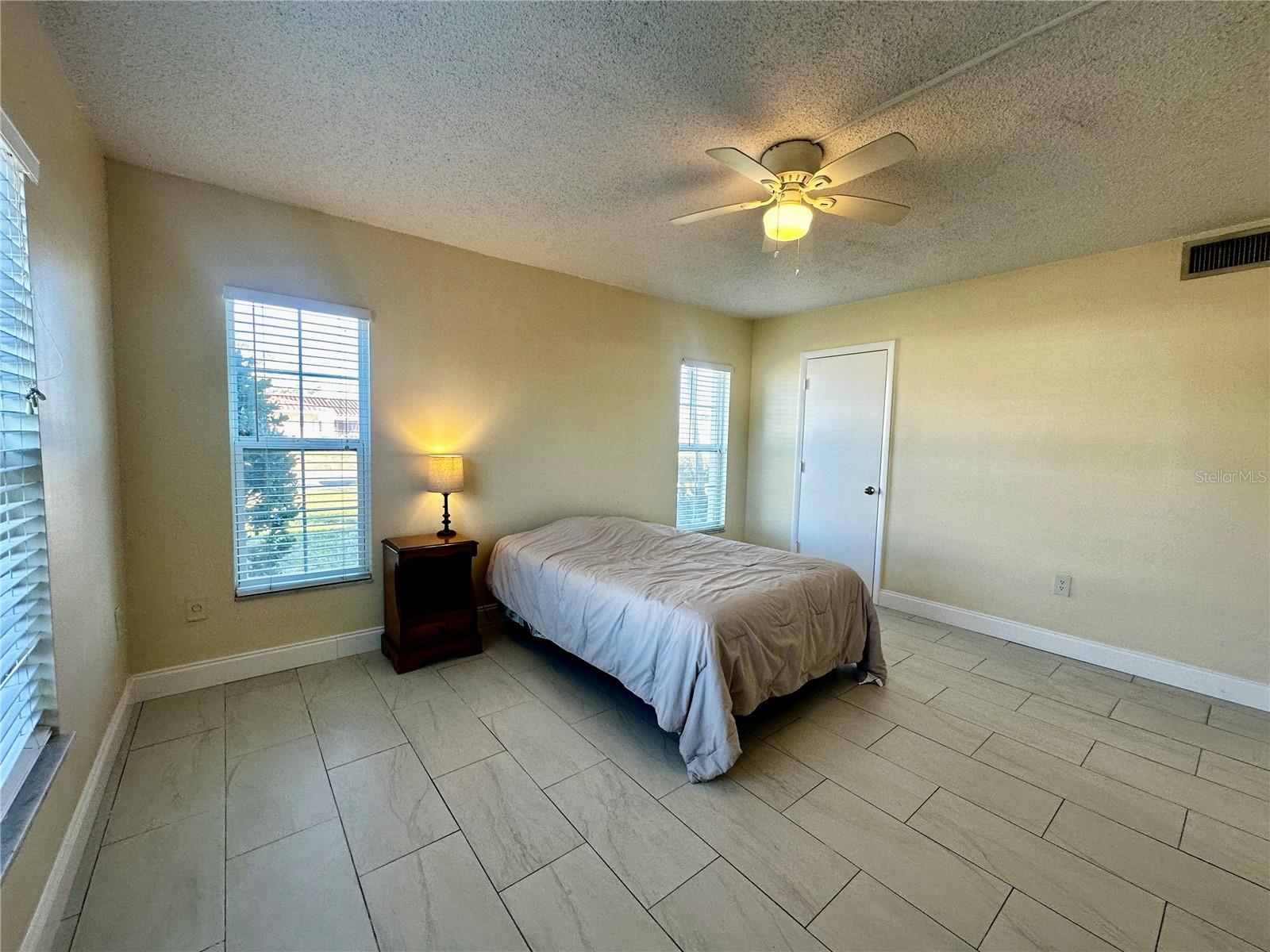 Image 18 of 60 For 10350 Imperial Point Drive W 13