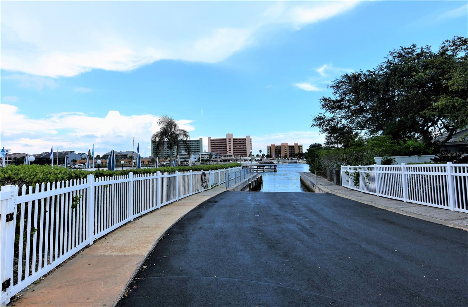 Image 29 of 60 For 10350 Imperial Point Drive W 13