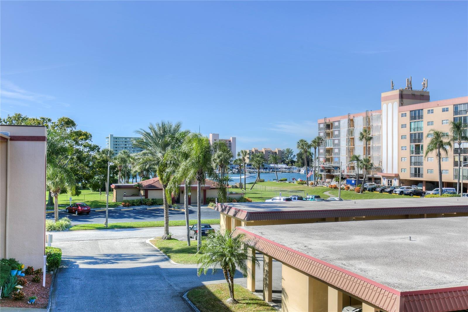 Image 33 of 60 For 10350 Imperial Point Drive W 13