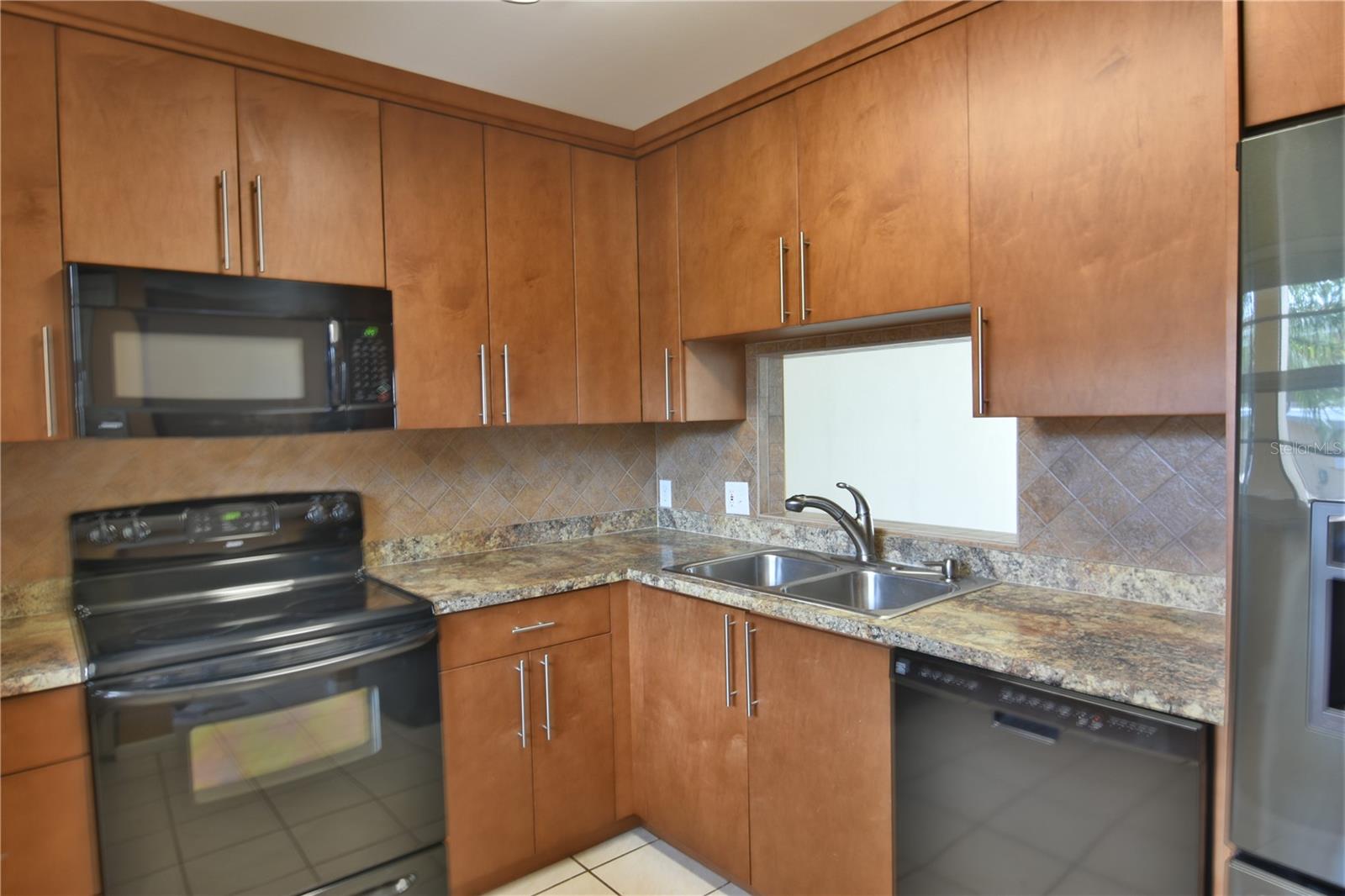 Image 4 of 60 For 10350 Imperial Point Drive W 13