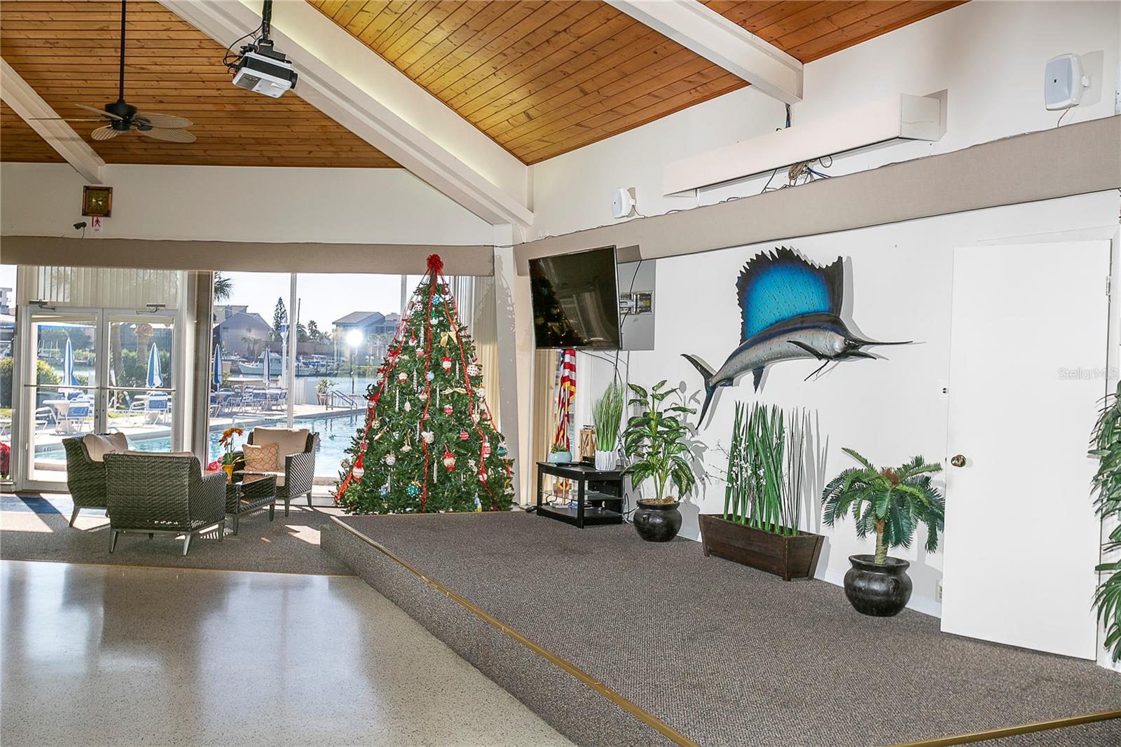 Image 44 of 60 For 10350 Imperial Point Drive W 13