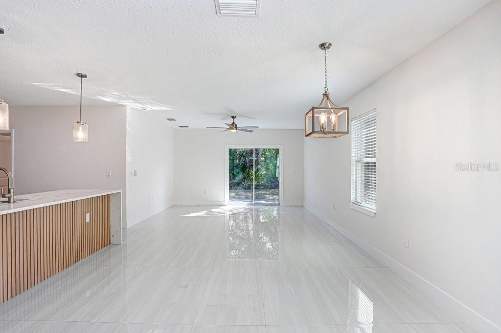 Image 5 of 42 For 10932 Carlton Fields Drive