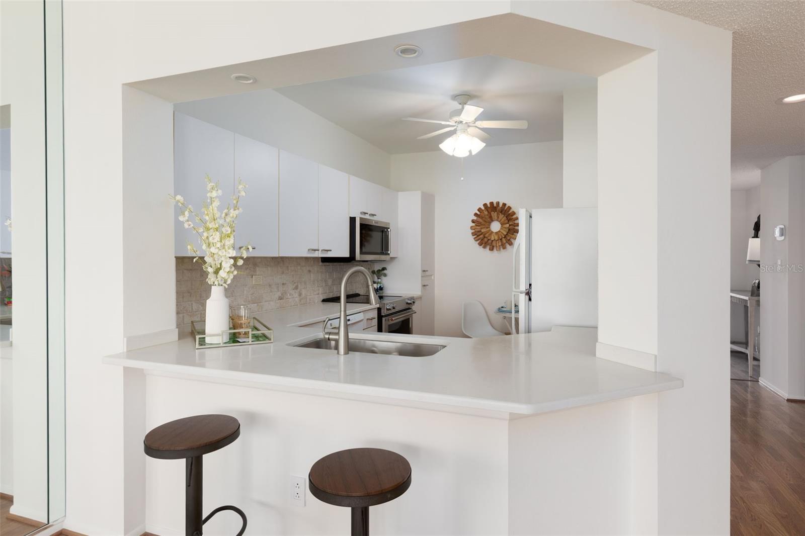 Image 11 of 53 For 8000 Sailboat Key Boulevard S 202