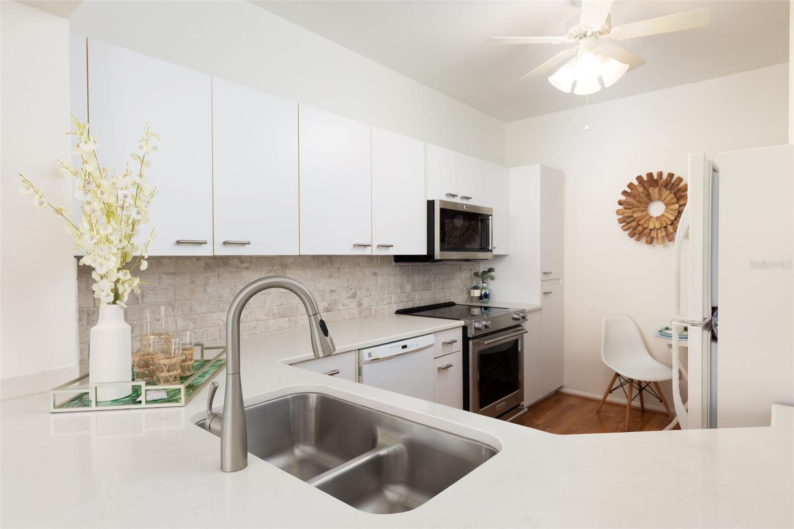 Image 12 of 53 For 8000 Sailboat Key Boulevard S 202