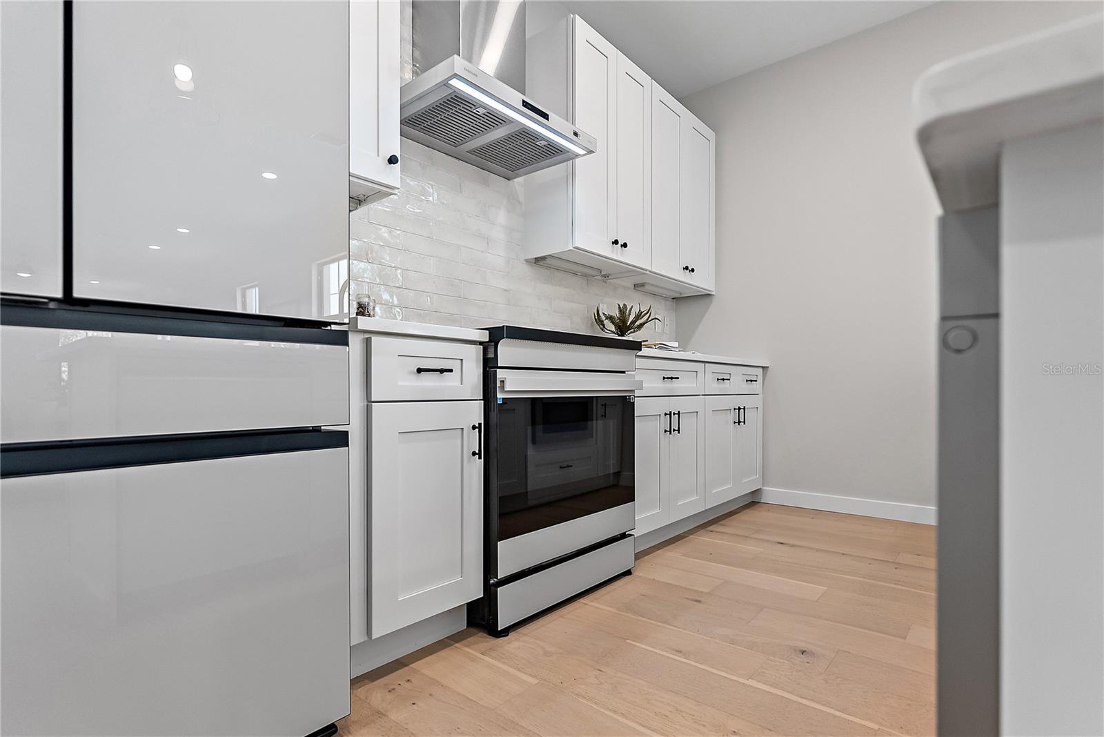 Image 11 of 32 For 429 11th Avenue S