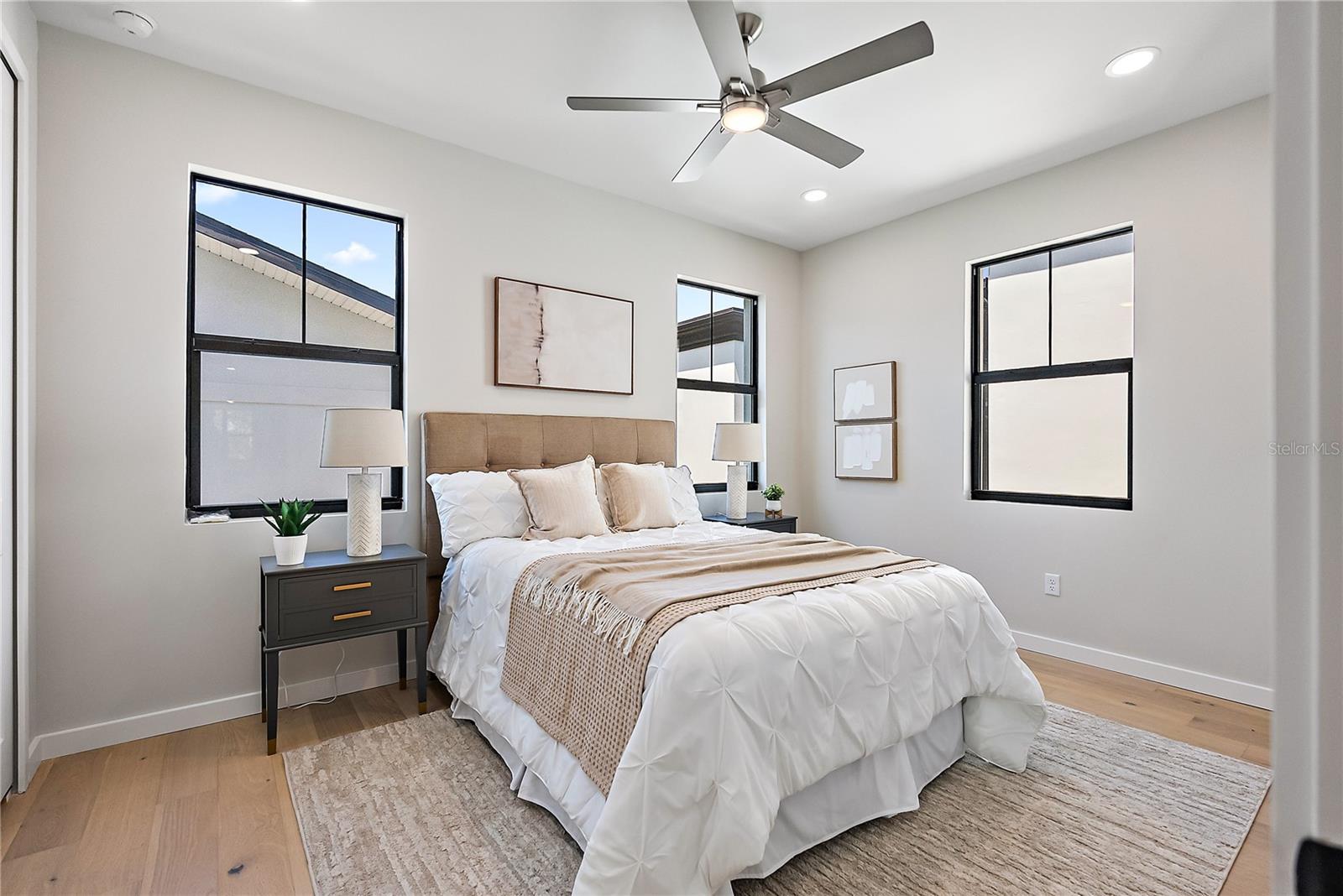 Image 18 of 32 For 429 11th Avenue S