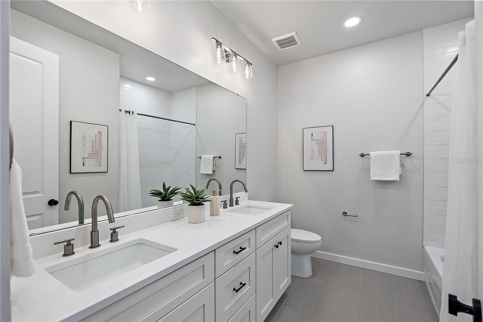 Image 19 of 32 For 429 11th Avenue S