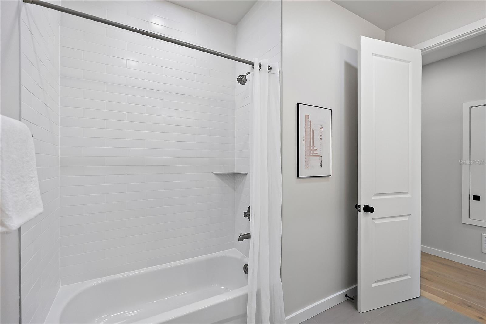 Image 20 of 32 For 429 11th Avenue S