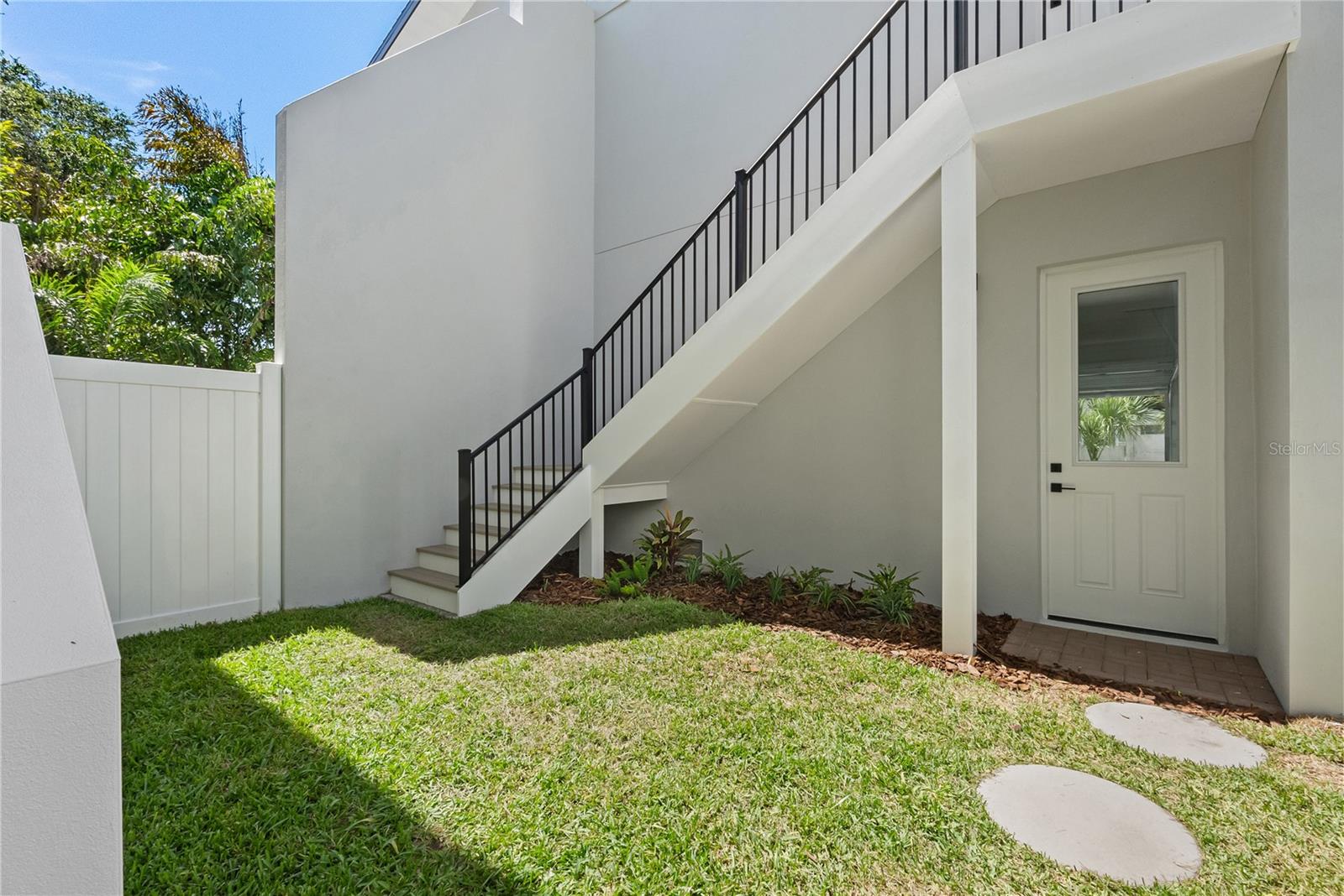 Image 23 of 32 For 429 11th Avenue S