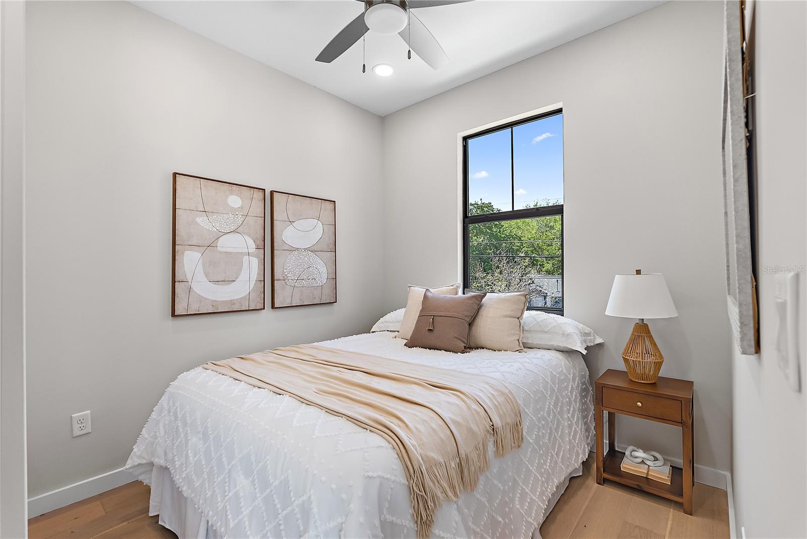 Image 29 of 32 For 429 11th Avenue S