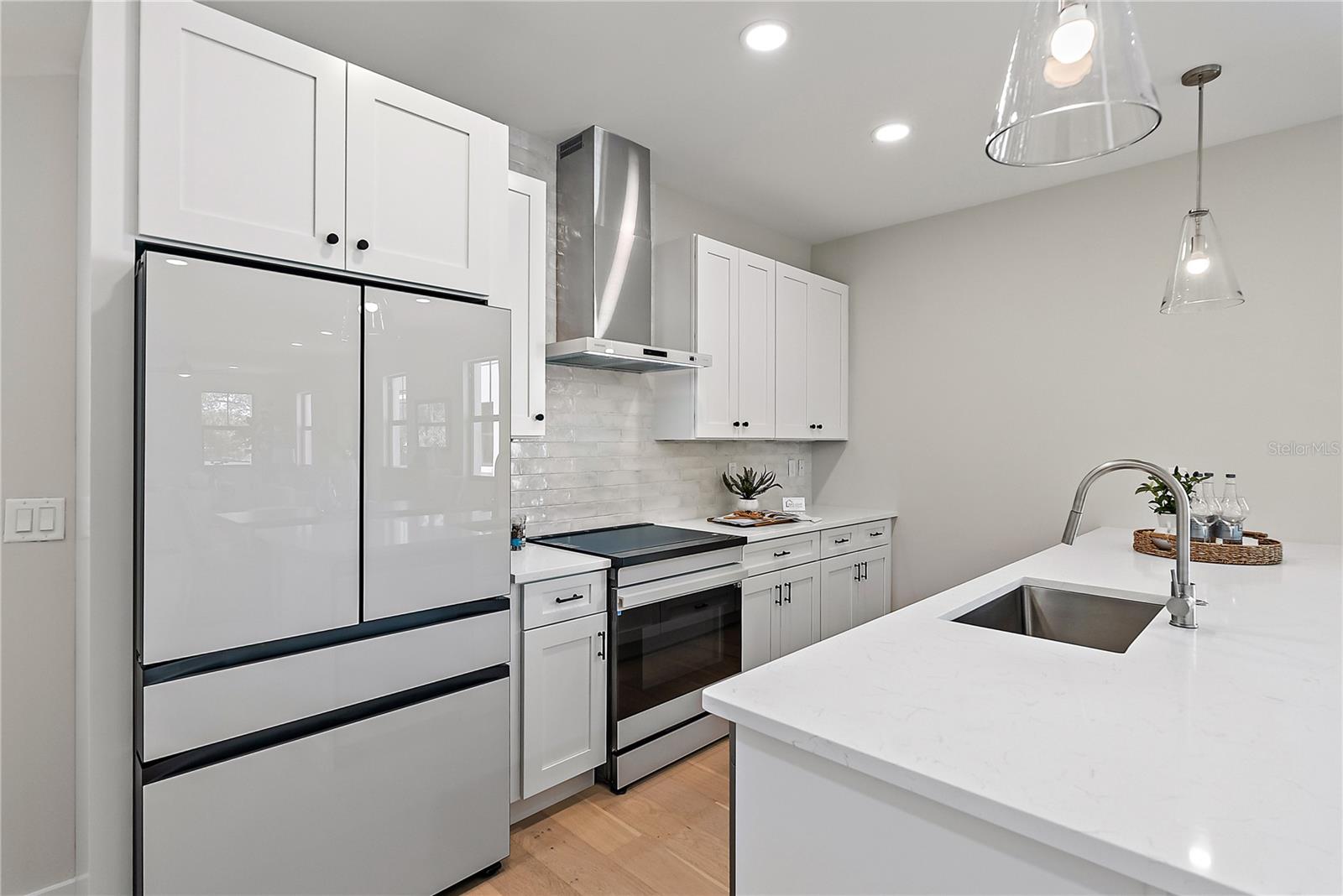 Image 9 of 32 For 429 11th Avenue S