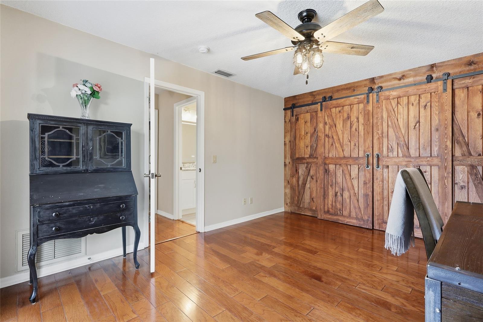 Image 21 of 30 For 3488 Ridge Boulevard