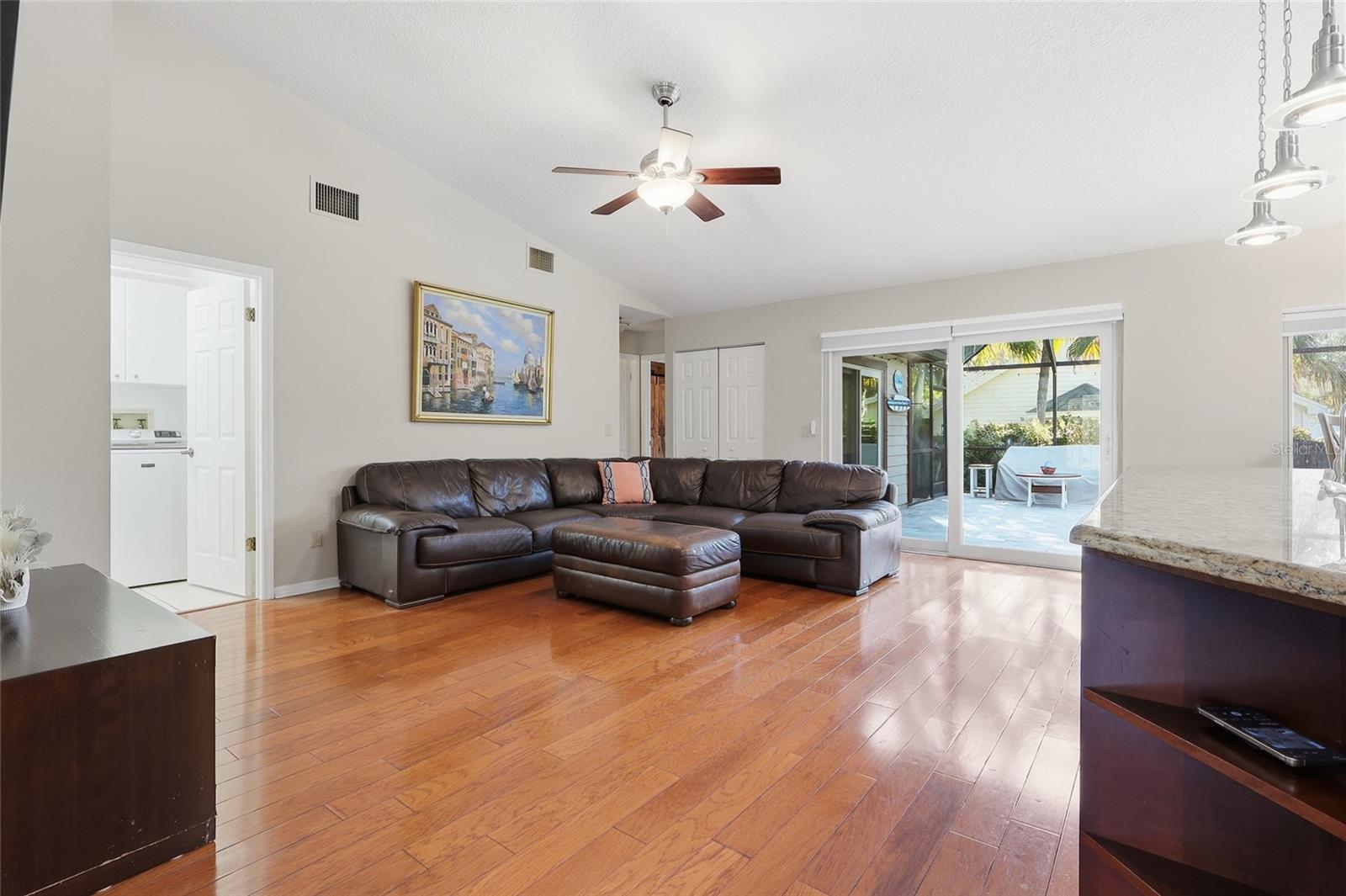 Image 5 of 30 For 3488 Ridge Boulevard