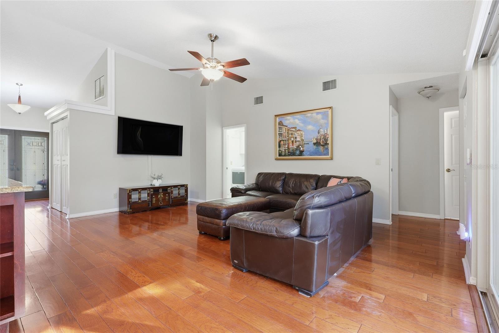 Image 6 of 30 For 3488 Ridge Boulevard