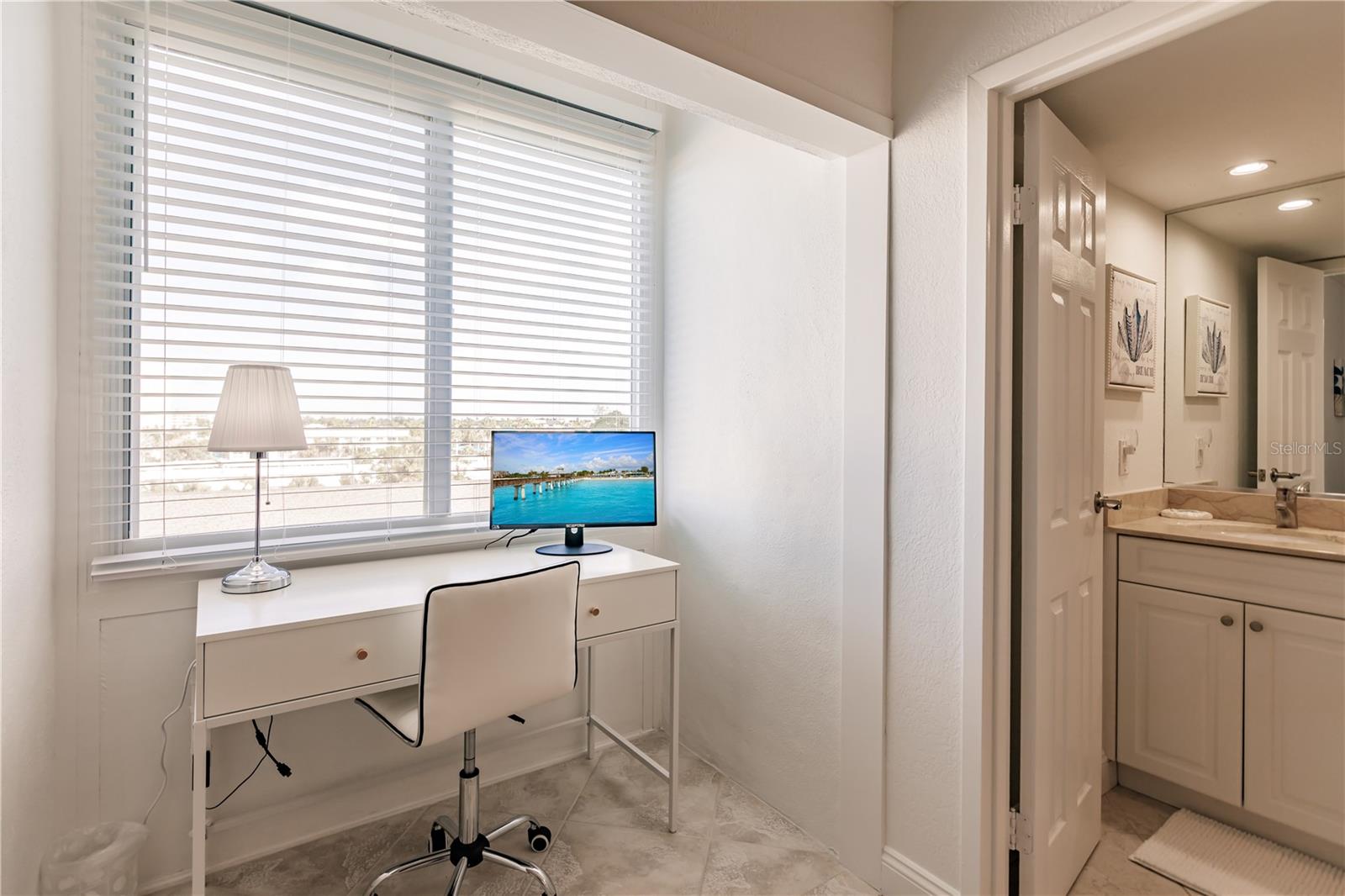 Image 23 of 31 For 1055 Peppertree Drive 405aa