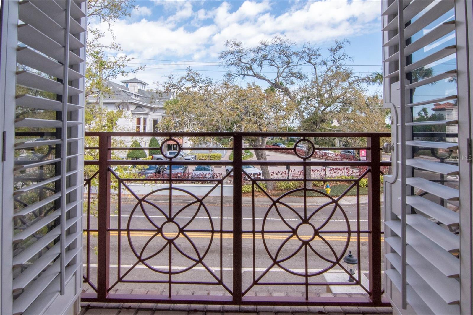 Image 23 of 36 For 4907 Bayshore Boulevard 103