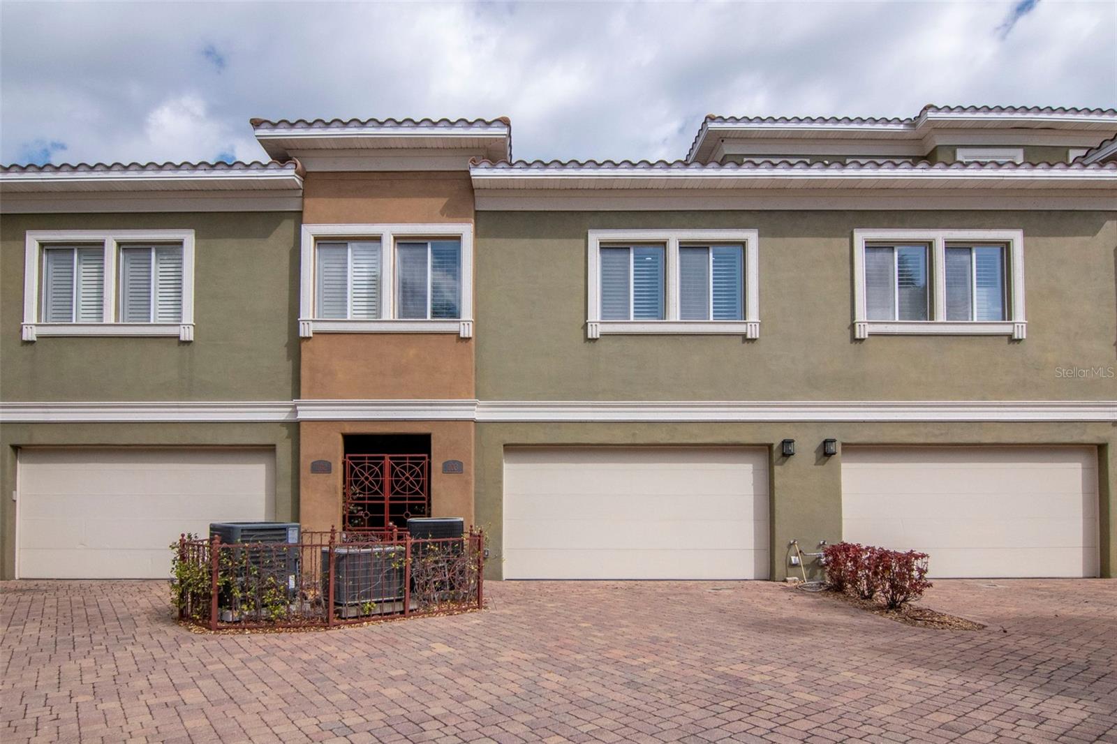 Image 4 of 36 For 4907 Bayshore Boulevard 103