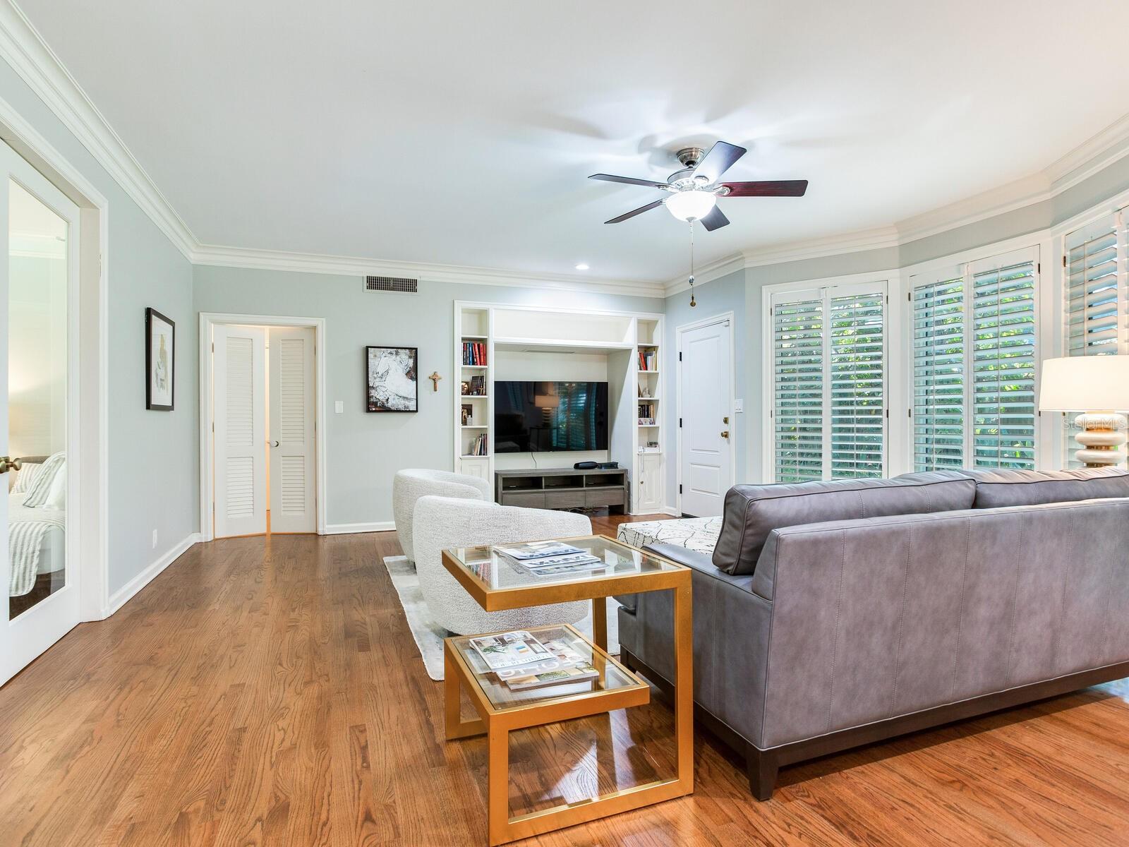 Image 14 of 48 For 3401 Almeria Avenue